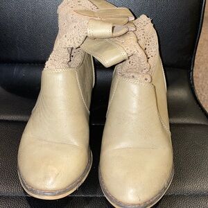 Women’s Charlie’s Albert Booties